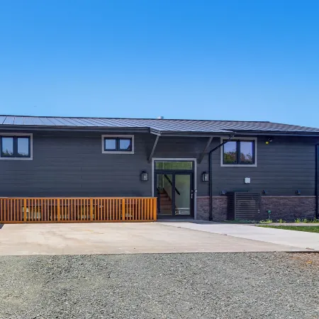 Beachfront, Pool, and Views on Oregon Coast: 5BR