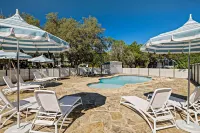 The Claire Hotel - Parkplatz