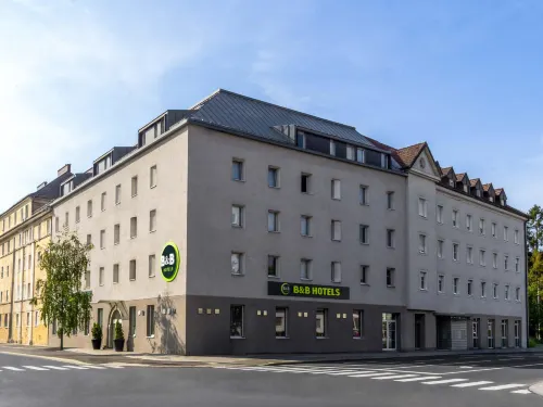 B&B HOTEL Linz City-Ost - موقف سيارات