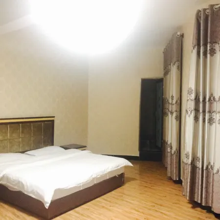 Tongren Yanhe Precious Hotel