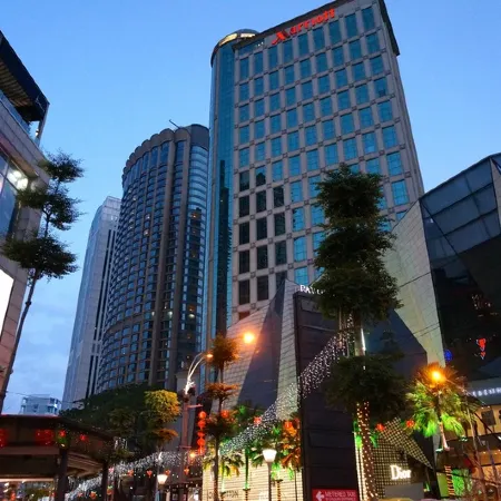 JW Marriott Hotel Kuala Lumpur Отели рядом с достопримечательностью «Торговый центр Starhill Gallery»