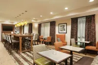 Hampton Inn Shawnee - Bãi đậu xe