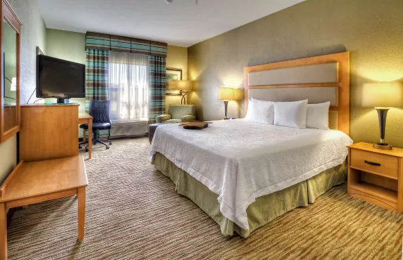 卡拉馬祖奧施蒂莫歡朋酒店及套房