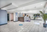 Americas Best Value Inn East Peoria - parking