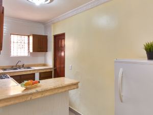 Fully Furnished 2 Bedroom Apartment Free Gated Parking