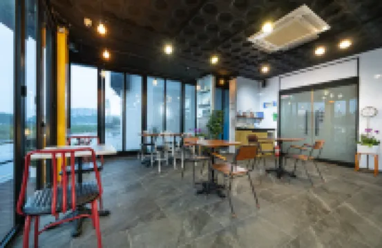 Sokcho Beach Motel