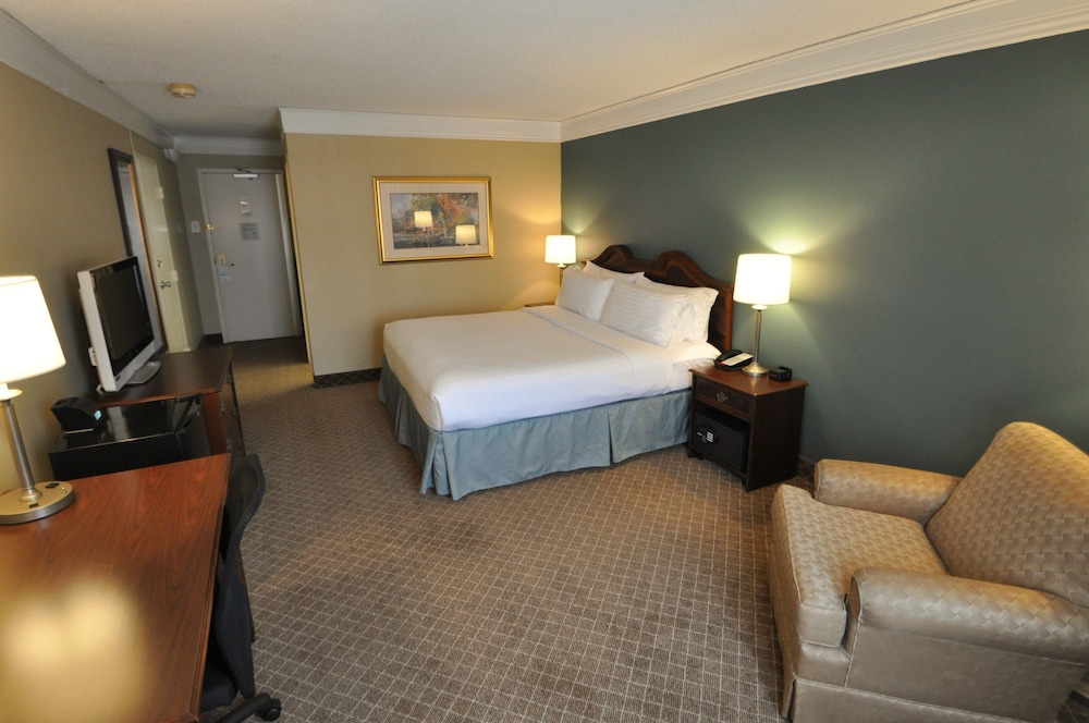 Holiday Inn Cleveland-Mayfield, an Ihg Hotel