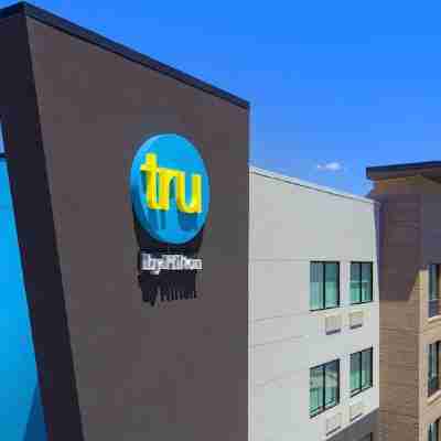 Tru by Hilton Omaha I-80 at 72nd Street Hotel Exterior