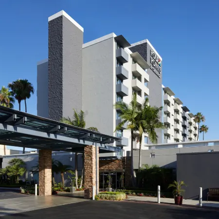 Four Points by Sheraton Los Angeles Westside Отели рядом с достопримечательностью «Район аэропорта Лос-Анджелеса»