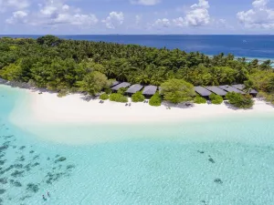 Royal Island Resort