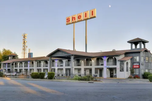 Crossroads Inn - Downtown Sacramento Hotels in Sacramento