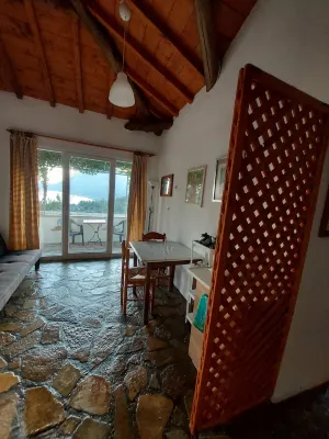 Astonishing House with Sea View in Samos Island Hotel dekat Football Stadium