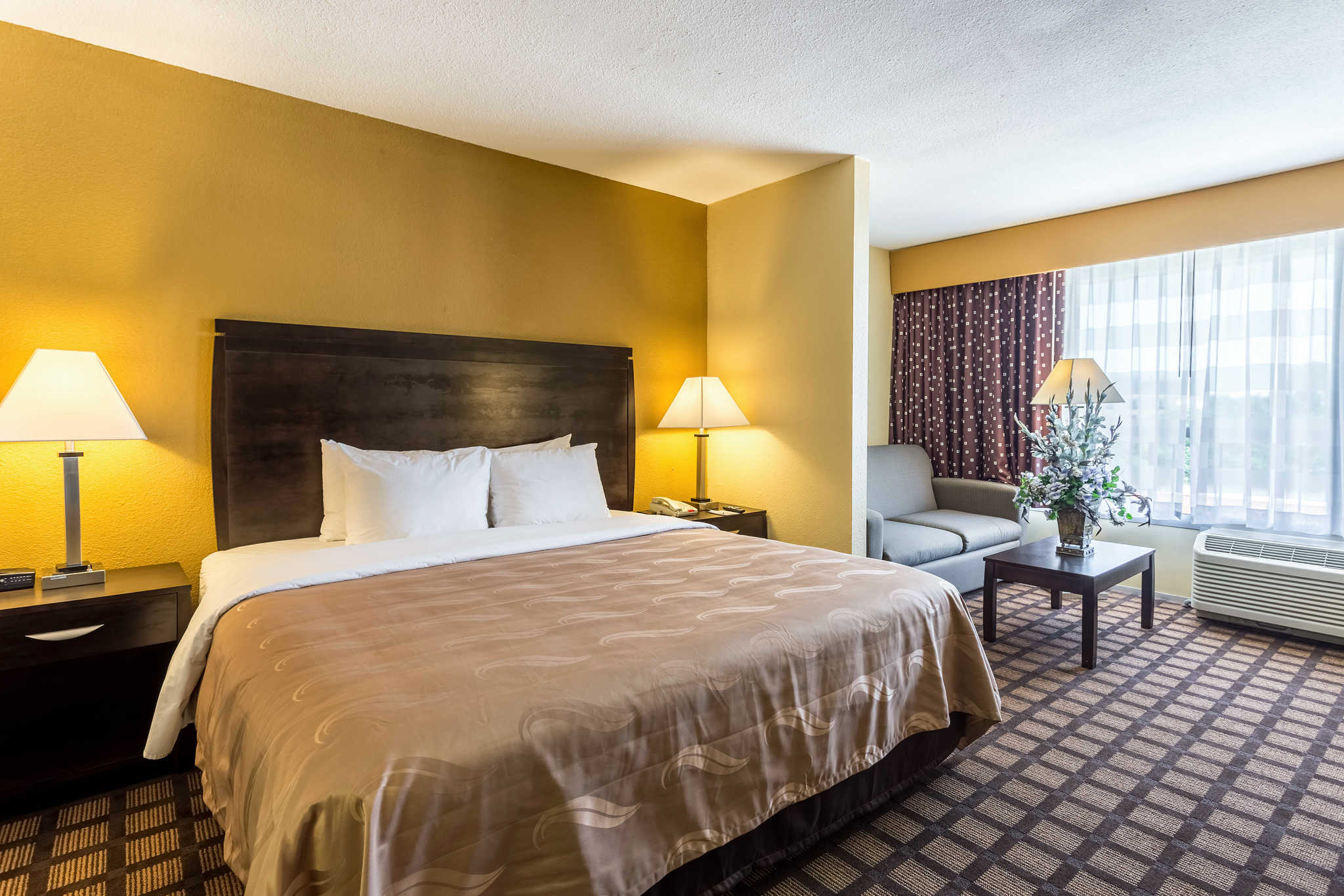Quality Inn & Suites Baton Rouge West – Port Allen