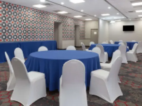 Ramada by Wyndham Hartford North / Bradley Airport Hotels in Windsor Locks