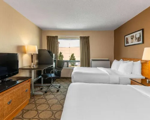 Comfort Inn Hotels in Пікерінг