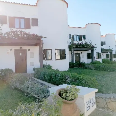 Apartamentos Vale de Carros by Umbral