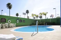 Holiday Inn Express & Suites TOLUCA ZONA AEROPUERTO by IHG - Pools