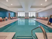 Holiday Inn ERIE by IHG 밀크릭 몰 주변 호텔