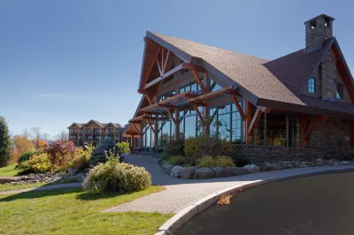 Crowne Plaza Lake Placid Hotel berhampiran Lake Placid Olympic Museum