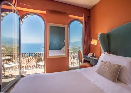 Hotel Villa Ducale Отели рядом с достопримечательностью «Палаццо Корвайя»