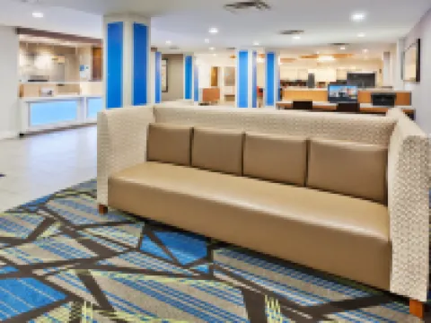Holiday Inn Express & Suites ROME by IHG ロームのホテル
