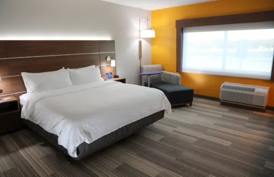 懷利西智選假日套房酒店