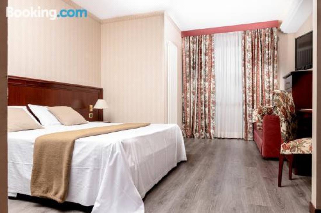 Hotel Poli-Castelnovo di Sotto Updated 2022 Room Price-Reviews & Deals |  Trip.com