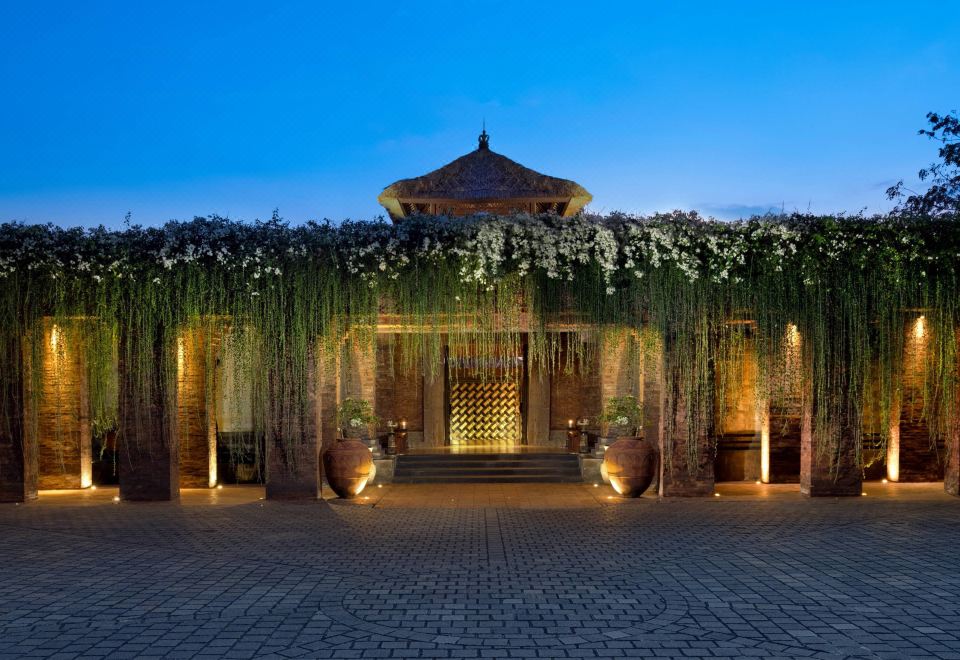 2. 만다파 어 리츠..