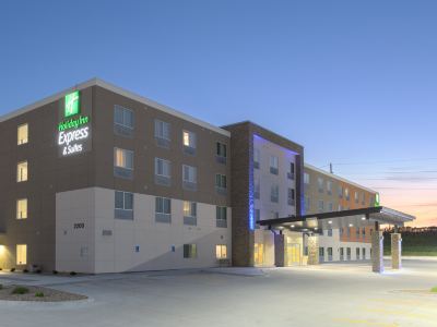 Holiday Inn Express & Suites LINCOLN I - 80 by IHG