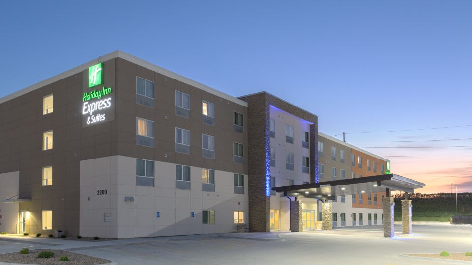 Holiday Inn Express & Suites LINCOLN I - 80 by IHG