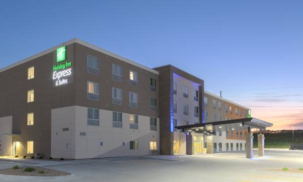 Holiday Inn Express & Suites Lincoln I - 80 by IHG