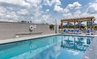 Quality Inn & Suites Spring Lake - Fayetteville Near Fort Liberty