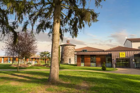 Domaine la Charpinière, the Originals Collection Отели в г. Сен-Сиприен