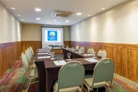 坎普斯多斯戈塔卡茲舒適酒店