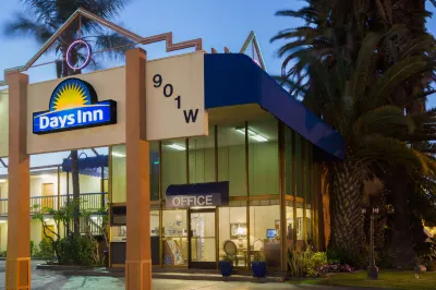 Days Inn by Wyndham Los Angeles LAX/VeniceBch/Marina DelRay Hotels in Inglewood
