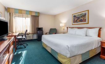 La Quinta Inn & Suites by Wyndham Chicago Gurnee