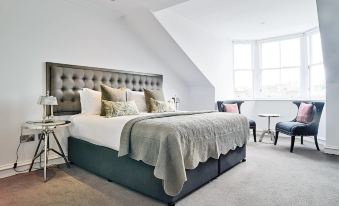 Luxury George Street Apartments: Castle Suite