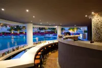 Altitude at Krystal Grand Cancun - All Inclusive - بار