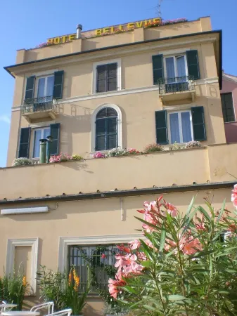 Hotel Bellevue Отели рядом с достопримечательностью «Кафедральный собор Сан-Лоренцо»