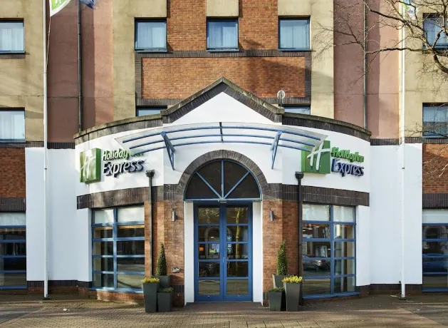 Holiday Inn Express Belfast City Hoteles cerca de 