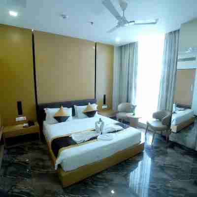 Alexander Luxury Hotel Rooms