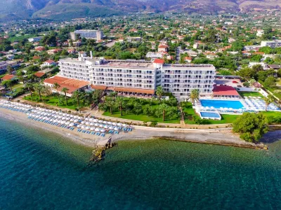 Avlemonas Bay Sea Houses. Hotels near Venetian Castle