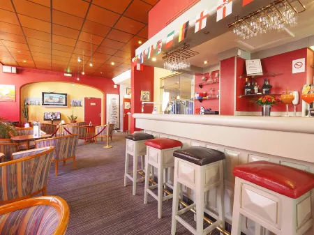 Hôtel Mercure Millau Отели в г. Мийо