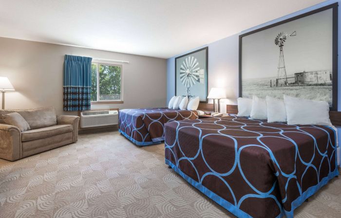 Super 8 by Wyndham Beloit KS