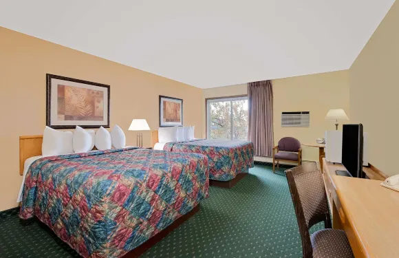 國際瀑布城戴斯酒店