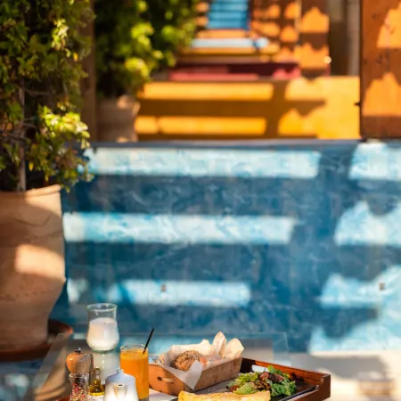 10GR Boutique Hotel & Wine Bar