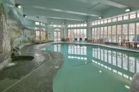 Lakeside Lodge and Suites - Pools