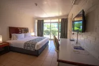 Bird of Paradise Hotel Hotels near National Day Park