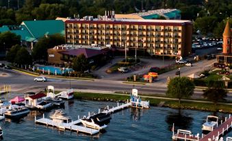 Harbor Shores on Lake Geneva