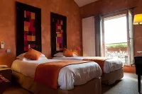 Logis Hotels les Glycines Hotel di Ardilleux